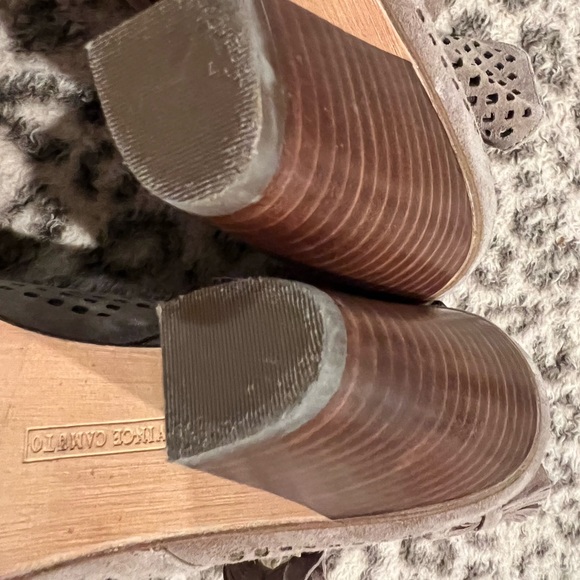 Vince Camuto KAMEY SUEDE PEEP TOE Tassel Cutout Booties Size 7 - Picture 8 of 11